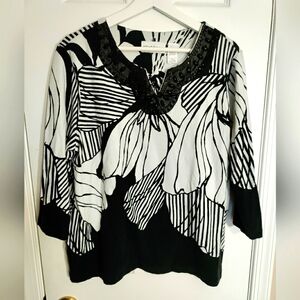 Alfred Dunner black and white beaded floral sweater L